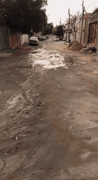 بيت للبيع في حي الرحمة قريب على شارع 20 يبعد 150 متر عن شارع 20 الفرع الثالث من تجي من البوابه بشارع 20 حي الرحمه يصلح حسينيه او مسجد او موكب او بيت دار 200 متر صافي 10 ب 20 الان بيه مشتمل غرفه وصاله ومطبخ وحمام سعر 75 وقابل للتفاوض بخدمتكم
هاتف ‏‪0770 050 7070‬‏
