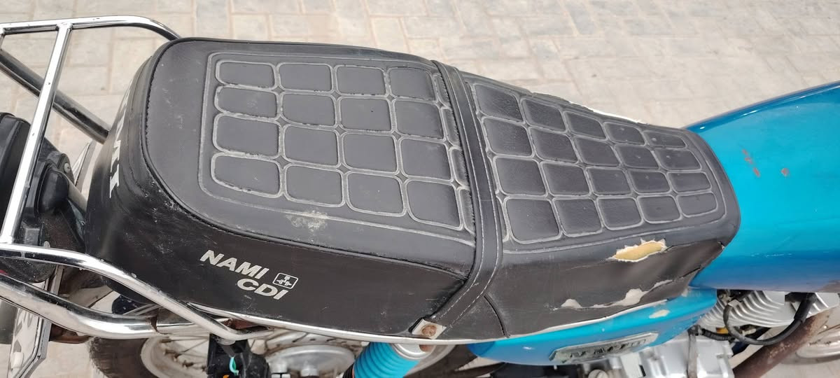 تانكي نامه لون أزرق كلشي مابيه +كشن فقط هذه الشك الي بلجلد للبيع عنواني شط العرب الجزيرة  الشراي يتفضل خاص وبخدمته وهذه الرقمي ***********
