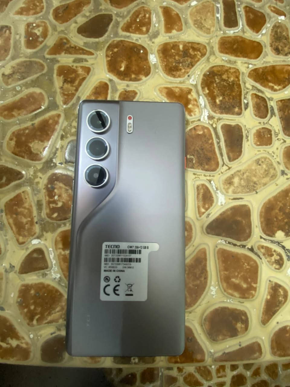 سلام عليكم Tecno Camon 50G ذاكره 256 الجهاز مثل ما موجود بل صوره نضيف كلش مع شاحنه 45 واط مستخدم شي قليل الله شاهد يرهم بيع او مراوس حسب قناعت الجهاز عنوان كوت  الاستفسار الاتصال على الرقم ***********
