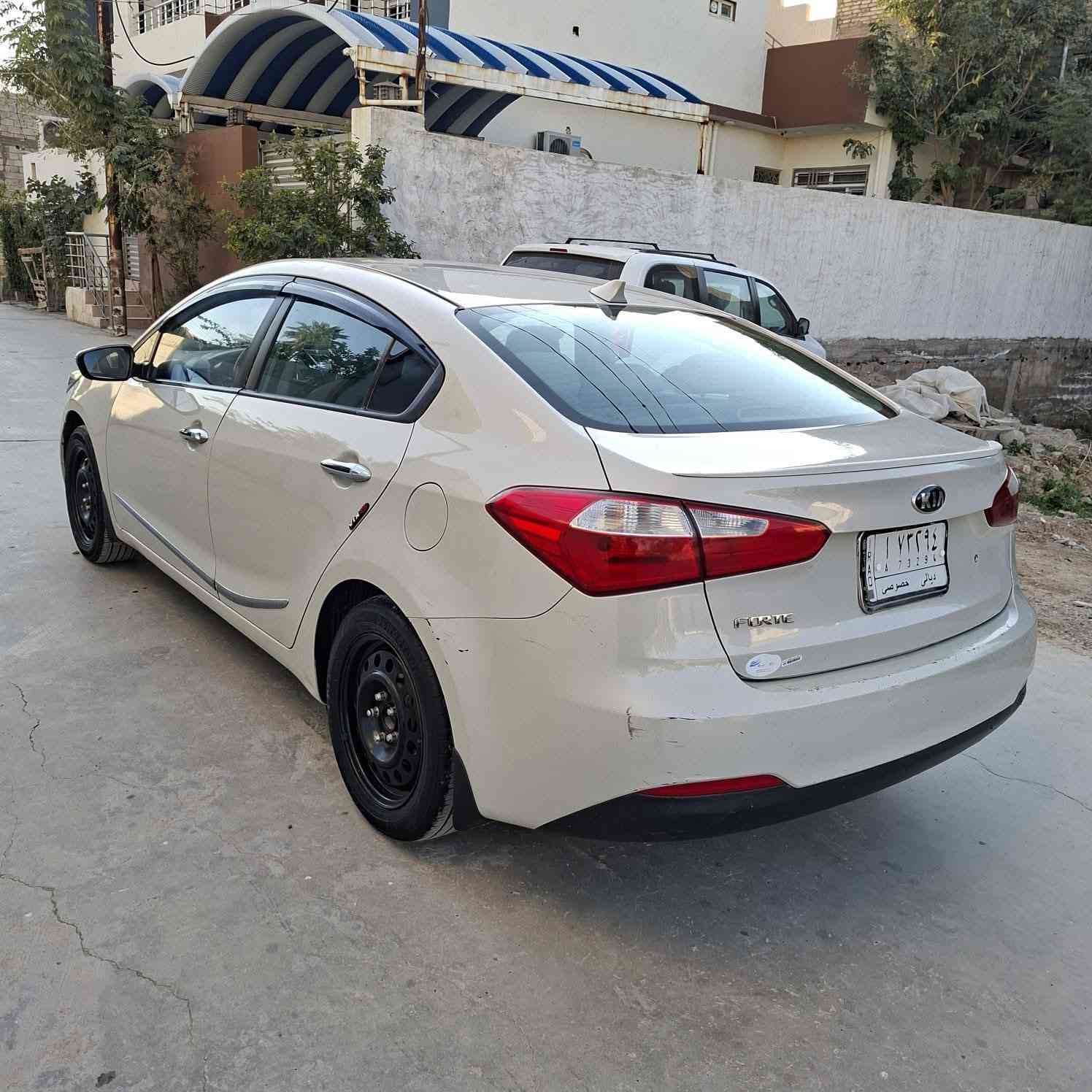 للبيع فورتي موديل 2014 السعر ٩٨ ورقه وبيهه مجال بسيط ملاحظه(٣ قطع صبغ) مكاني ديالى بعقوبه للاستفسار ***********
