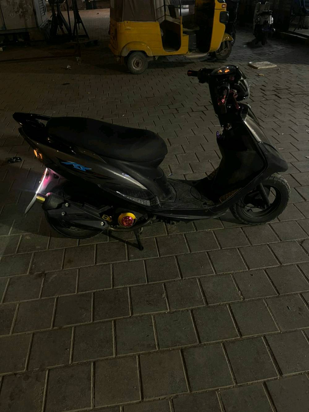 سلام عليكم ماكس عدلة للبيع اعادة النشر بسبب الوعود الكاذبة مكاني بغداد مدينة الصدر