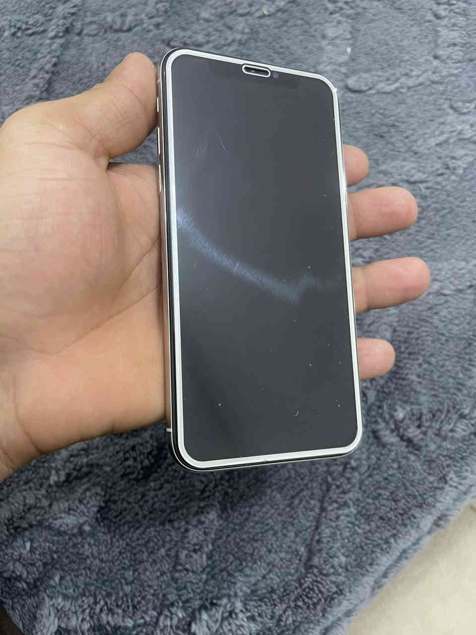 سعره 135 وبي مجال   ايفون اكس ذاكره 64 نضافة 100/100 الجهاز بلادي مبي شي ومكفول وكله شغال من البداية النهاية وين ما يعجبك تفحص افحص  حتى الفيس ايدي شغال بس بطاريتة نازلة 63  الشراي يتصل *********** ما متواجد على الفيس
