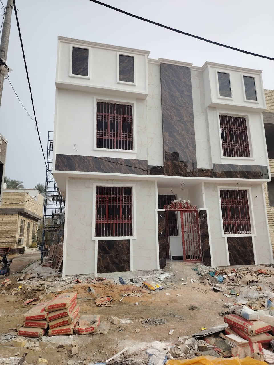 دار للبيع المساحه ٥٠ م تسليم مفتاح طابقين غرفتين نوم حي العباس قرب أسواق سلام للاستفسار ***********
