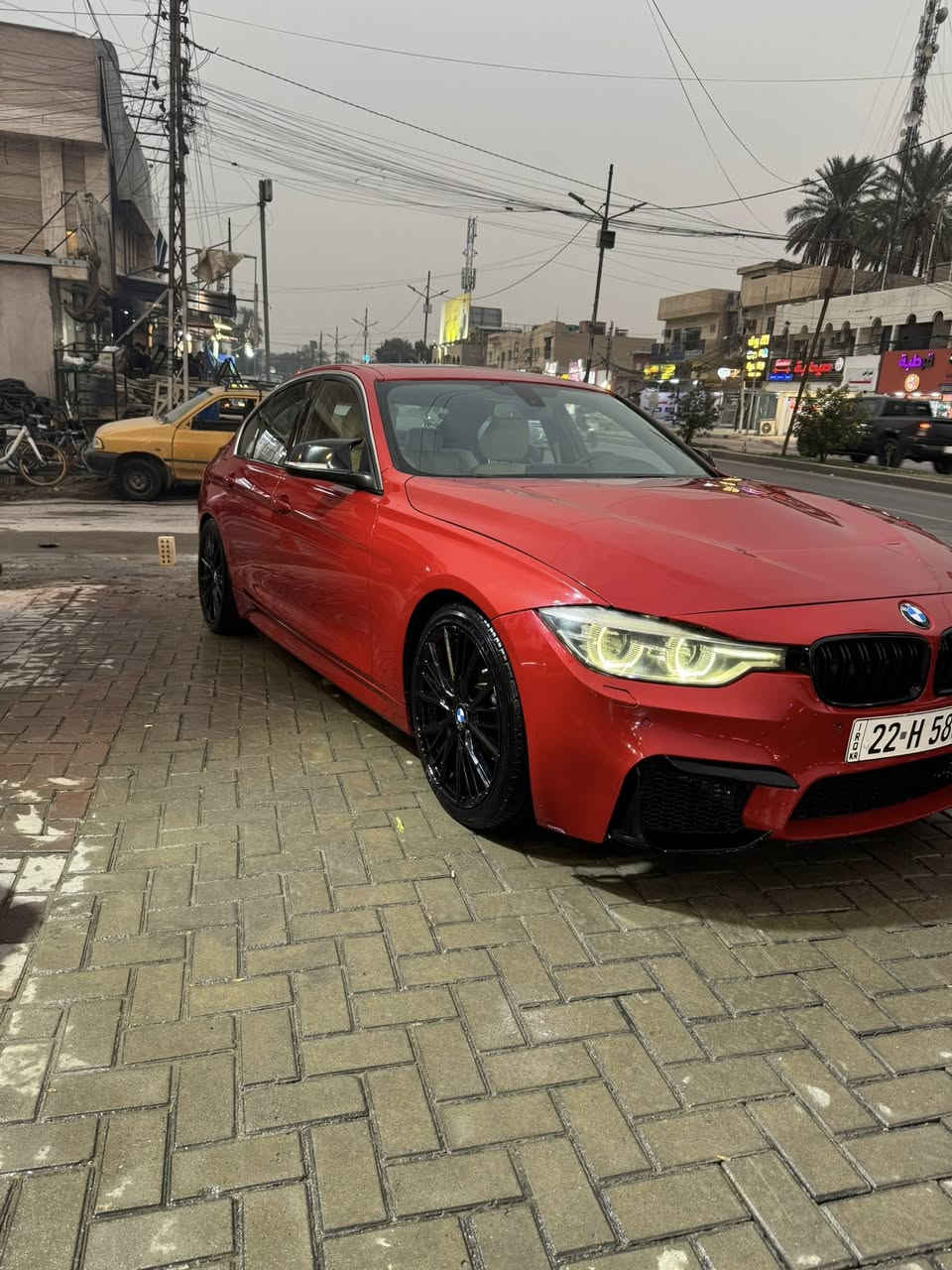 السلام عليكم
BMW F30 330i 2017 B48 (المكينه الجديده)

_ادامه كامله  سيرفيس زيوت وماء اصلي .
_ السياره وارد امريكي حادث بسيط جدا مصبوغ نص الجاملغ الامامي فقط .
_ممشى السياره (mls 100).
_ بدون ايرباك .
_ بدي كت m3 .
_دركه m.
_رقم اربيل بأسمي كامله.
_مكاني بغداد عامريه .
_السعر 188 وبيها مجال بسيط حك الجيه.
_صور الحادث مرفقه بالمنشور.
_ للاتصال: ***********
