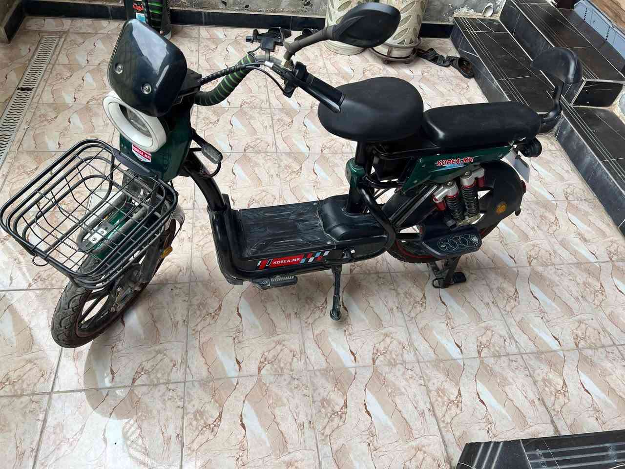 السلام عليكم
دراجة شحن للبيع استخدام شهرين السعر ٤٥٠ وبيها مجال المكان خرنابات   ***********
