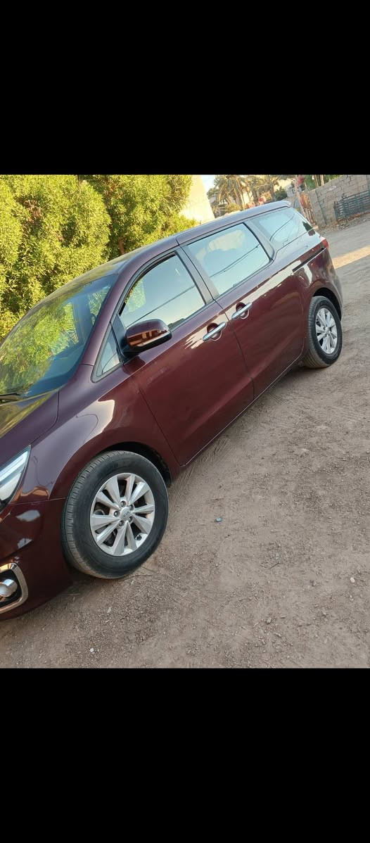 كيا سيدونا موديل ٢٠١٧ مواLX صفات لون كرزي  وارد امريكي حادثه بين بيبان رقم اربيل بسمي هزه وارقام كله جديده محرك وكير وتبريد مكفولات مكانه /بابل شوملي /السعر ١٧٠ وبيه مجال رقم الهاتف ***********
