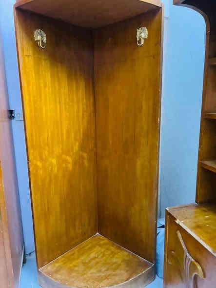 توجد غرفه نوم السعر ٥٠٠ بيها مجال وعنوان طارميه الاستفسار ***********
