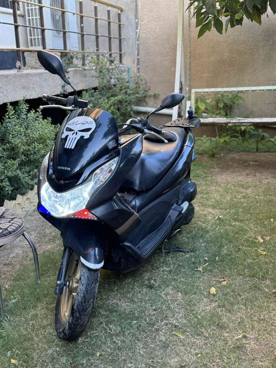 سلام عليكم 
دراجه pcx الجيل الاول موديل 2016 مكينه ١٢٥ ومحسناتها ١٥٠ دراجه كامله مكمله ماشاءالله ومكفوله من كفرات ومكينه كلشي بيها شغال وبلادي السعر ٢.٢٥٠ الف مكاني ديالى بعقوبة للاستفسار الأتصال على رقم *********** وشكرا
