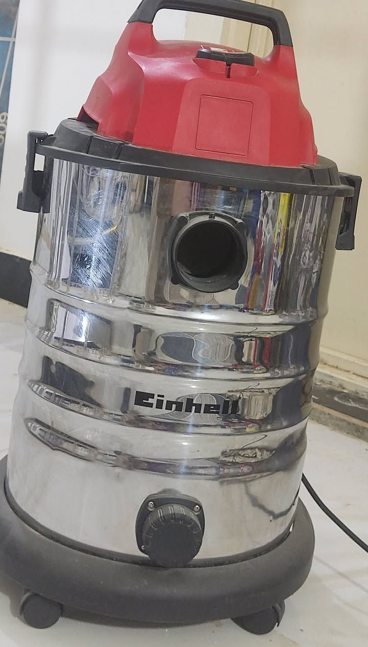 سلام عليكم مكنسه كهربائيه نضيفه جدا بس الدكمه مالته يرادله تبديل اللاستفسار على الرقم ***********
