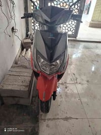 بايسكل شحن للبيع نظافه فول السعر ٦٢٥ وبي مجال رقم الهاتف :٠٧٨٠٥٥٤٧٣٠٩