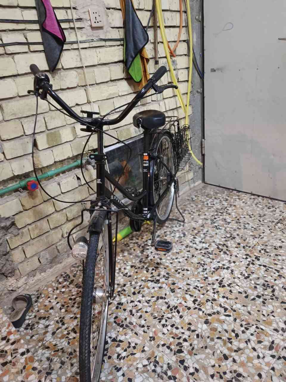 باسيكل بناتي نظيف حجم26 كلشي شغال من كير وبريك ضوء مابي نقص سعر105 مكاني حسينية الراشدية ***********

