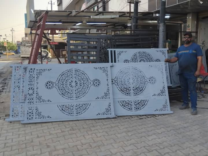 حداحده علي الشمري ابواب شبابيك محجرات سقايف كرفانات بغداد الدوري شارع سنين رقم هاتف وساب ***********
