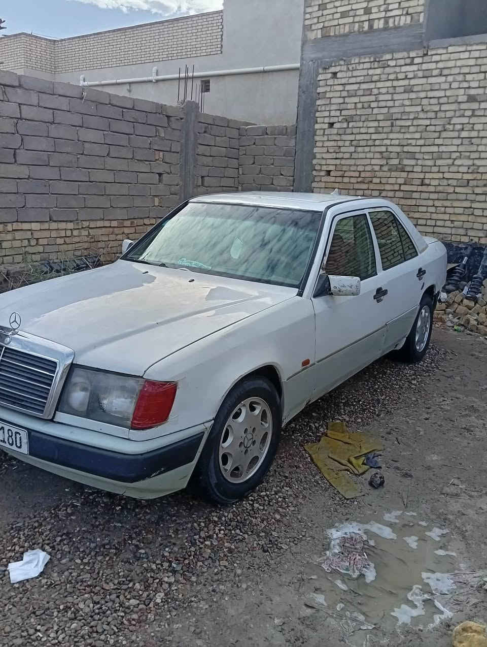 سياره للبيع مارسدس دب مديل 92 كير محرك شرط الغحص نقص دعاميه خلفيه الركوك بس وحده معمره  رقم   انكليزي سنويه لغايه 30 محرك اثنين ونص الكشر شوف العين الدواخل نضاف السعر 45وبيه مجال  *********** اتصل على الرقم تفاصيل اكثر   المكان البصره قضاء المدينه
