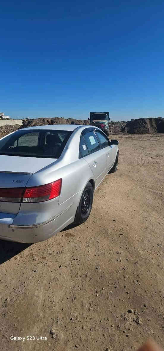 سلام عليكم ورحمه الله وبركاته اخوان سياره سوناتا موديل 9وموضح بالفيديو والصور مكان  السياره سبع البور والاتصال عله رقم ‏‪0782 341 9895‬‏
