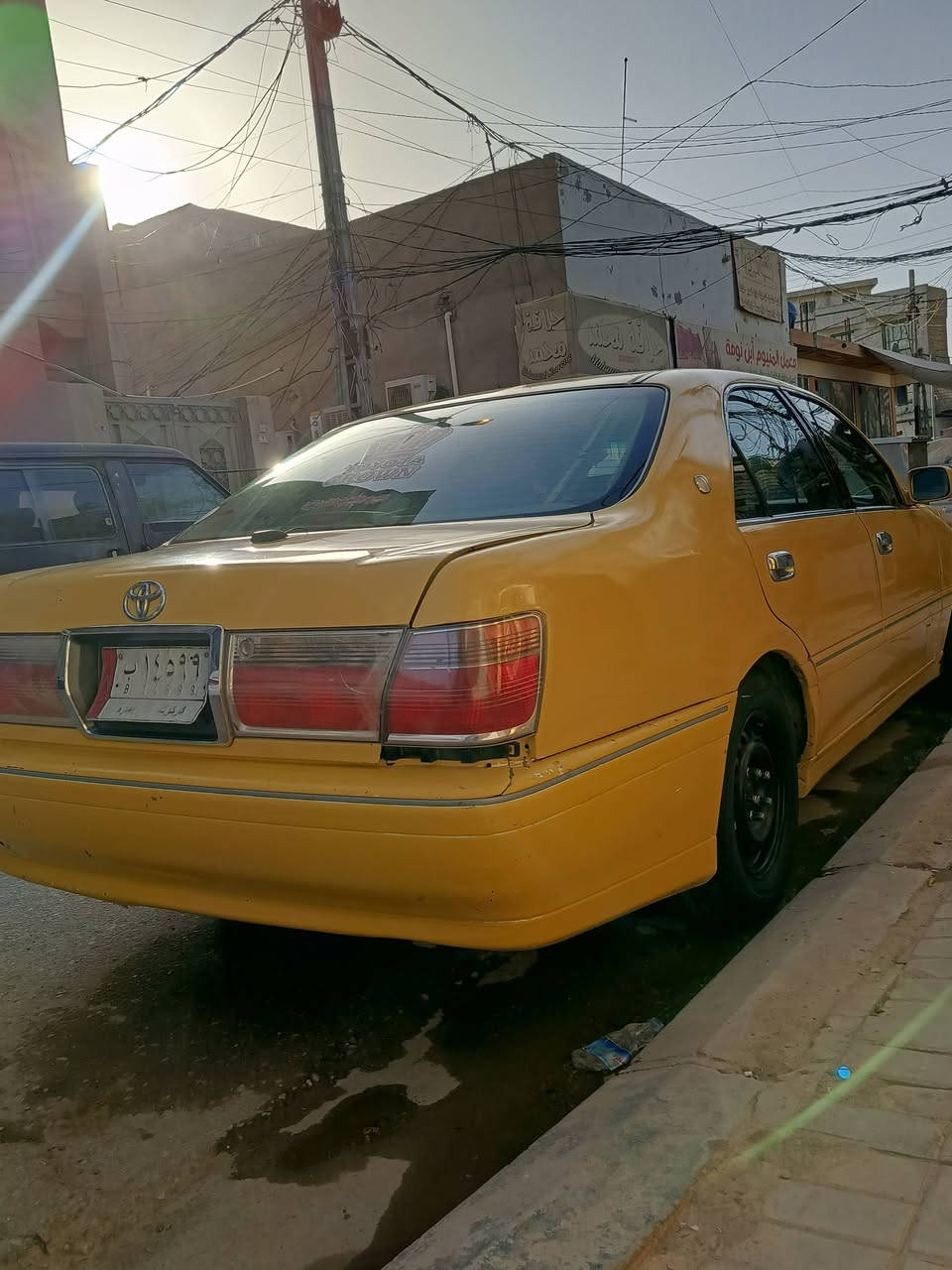 سلام عليكم ملكه موديل 2002اصل دكه حاسبه موجوده كصتين السياره ممدفوع كمرك فقط وكاله من راعيه كير مكينه تبريد خير من الله موبايل ***********السعره 40 وعليه غرامات اربع ورقات ينزلن من سعره
