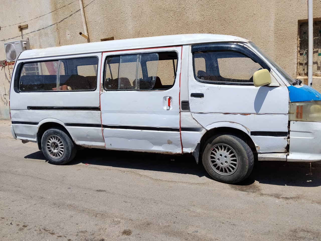 السلام وعليكم فتون ٩ لبيع سنويته ضايعه ما اندل راعيه مكينه وكير نضيفات حداديه ٧٠ بل ميه سعره 11 وبيه قليل شراي مكاني نجف يتصل رقمي ***********
