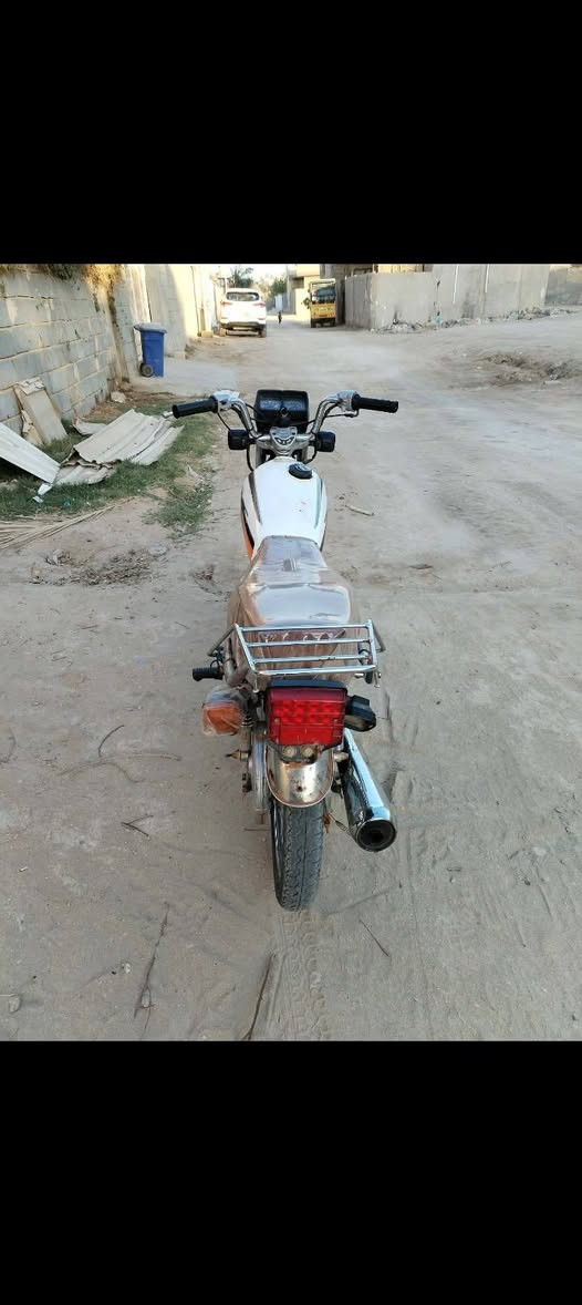 السلام عليكم اربعه كير للبيع كلك كلك كلك مكينه نامه 25كور انتنس مبدل كور فقط ما مجفته مبدل كور علمود الفصله بيها صالنصه نجمه اصلي جابيها من إيران مو منا سعر 300وبيها مجال للشراي مكاني بابل مسيب حي المعلمين رقمي ***********مكلف بلنشر لحد يراسلني الشراي يتصل علرقم تحياتي للجميع
