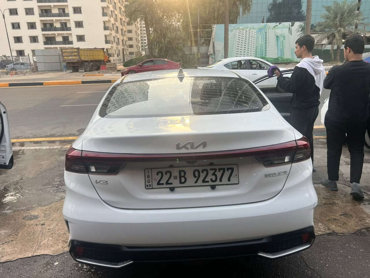 السلام عليكم k3  2022  فول مواصفات
قطعتين تبريد 
ماشيه 54 ألف 
اربع رصعات بلقماره خفيفات أثر حالوب
➕ رصعه بجاملغ الخلفي واضحه بصوره
سياره نظيفه ما متعوبه 
رقم اربيل باسمي تريد تحويل أو وكاله

مكاني بغداد حي الجهاد 

السعر 130$$$$ وبيها مجال بسيط

رقم الهاتف ***********
