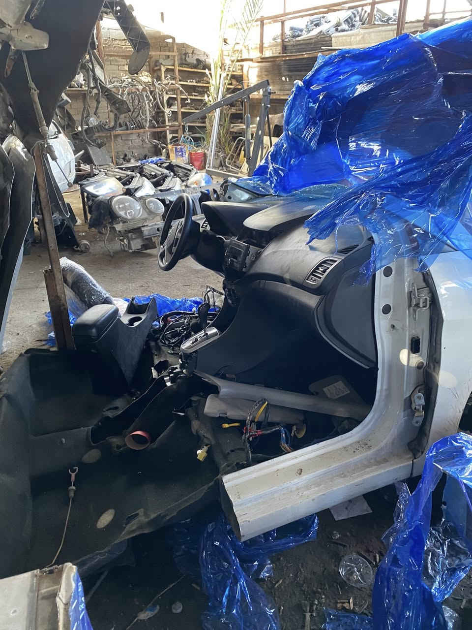 السلام عليكم شباب بيع قطع غيار اكسنت موديل 2016 مثل ماموضح أمامكم السياره كامله حته سبير وياه مانازل جديد بصمه السياره خليجي لون ابيض مكاني بابل يتوفر توصيل جميع محافضات العراق مجاناً الاستفسار اكثر خاص او وتساب *********** هاذا فقط واتساب توصيل جميع محافضات التراق مجاناً
