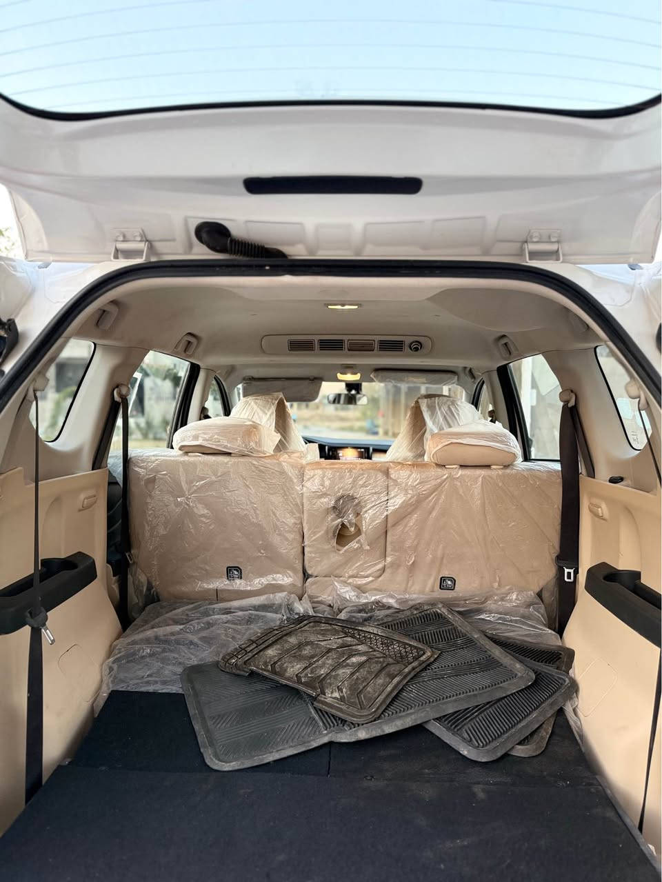 سلام عليكم سياره عائليه 2023 رقم اربيل خليجي كفاله عامه 7 راكب 

بصمه 
كامره 
شاشه كبيره 
٧ راكب 
محرك ١٦٠٠
ويل كب 
كشافات 
تحكمات جهتين 
داخل لونين 
رقم أربيل 
مكانه حله السعر 165 للاستفسار واتساب واتصال على الرقم ***********⌚️❤️ حلة, بابل
