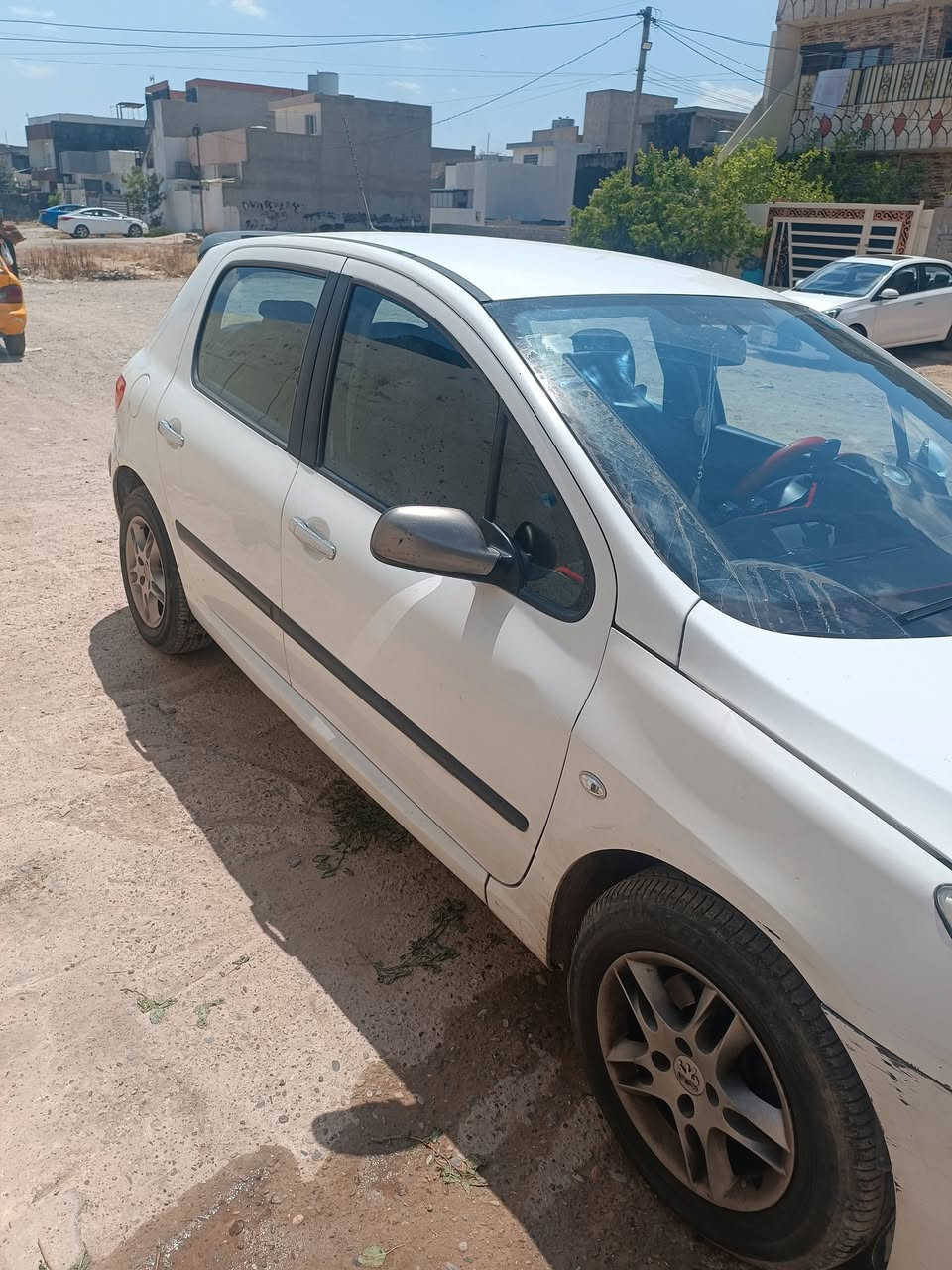 بيجو 307 موديل 2008 
سيارة جاهزة اطلع تراي وين متريد 
تدفئة وتبريد باتري جديد راديتر جديد ويل كب وضررها موضحة بالصورة 
سعرها 65 ورقة 
مكاني كركوك واحد حزيران الاتصال ***********
