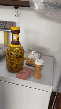 عرض خاض من طرشي ومخلات زيتونه 
دبه طرشي ٤ كيلو 
لحم مثروم نص كيلو 
راشي نص كيلو 
دبس نص كيلو 
مقرمش دجاج 
كل هاذهً وسعر ١٧ ألف. 
يوجد توصيل داخل المنطقه 
*********** بي وتساب
