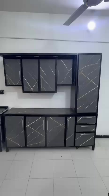 كونترجديداستخدام قليل السعر ٤٠٠الف العنوان الحريه قرب مصور عيسه ***********
