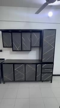 كونترجديداستخدام قليل السعر ٤٠٠الف العنوان الحريه قرب مصور عيسه ٠٧٧٠٩٦...