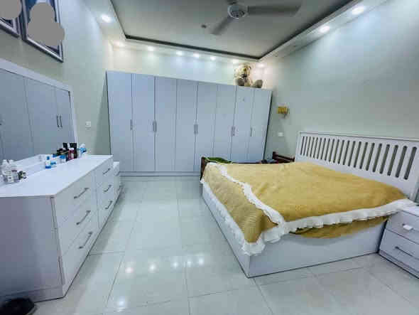 السلام عليكم بيت طابو زراعي يقع في حي الكوام بي معاملة تمليك
مساحته 125:الواجه 8
بناء جديد حديث مكعود بي ٣ اشهر
بس تلث غرف وستقبال وصاله ومطبخ بناء اوربي بسعر مناسب 
ورچائنً الموشراي لا يتصل 
***********
