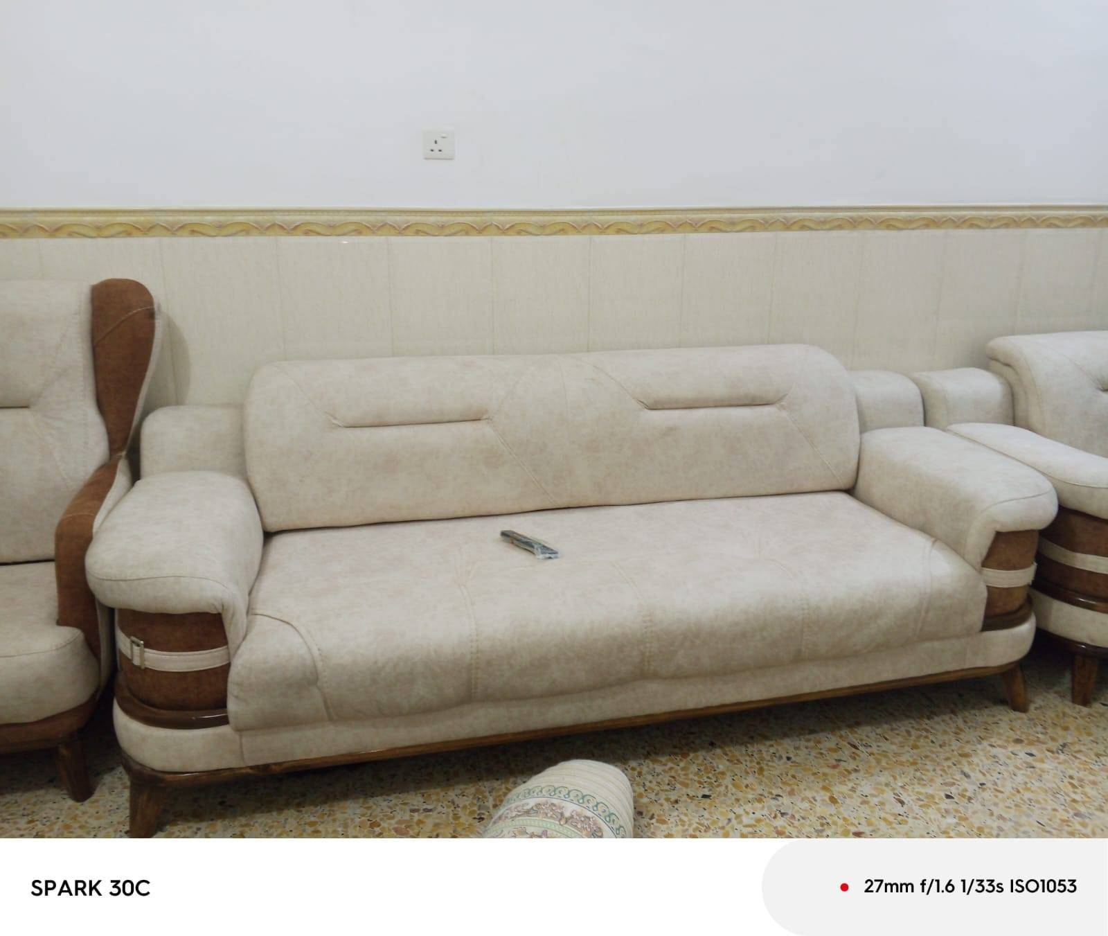 تخم عشر نفرات نظيف جدا 
سعره 900
***********
