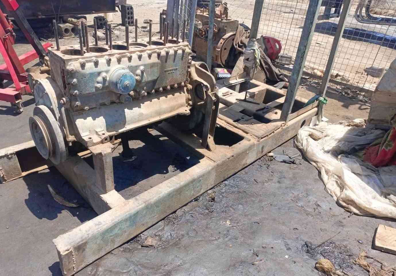 السلام عليكم محركات 3 ابو ردين و3 صيني  موجوده تفرعاتهن متروكات مع كاتم نظيف وشواصي مكاني حله ***********
