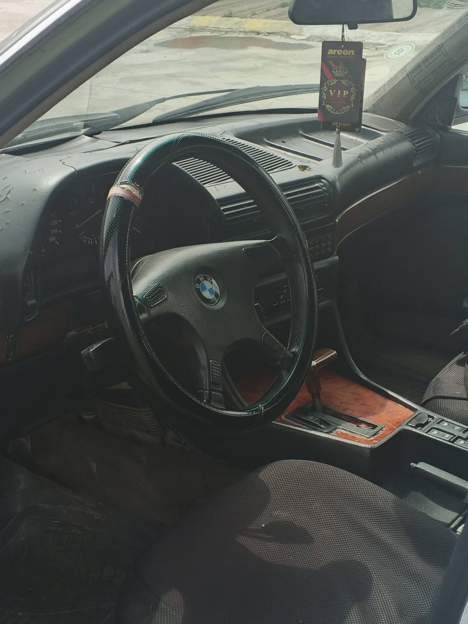 لبيع السيارة بي ام مكينه وحداديه جديد تخم تاير جديد باتري جديد السياره صبق حزام بدون حادث اشرط التحويل رقم كركوك لماني سنويه عضم عاج مشروع وطني السعر 35 وبيها مجال (***********)
