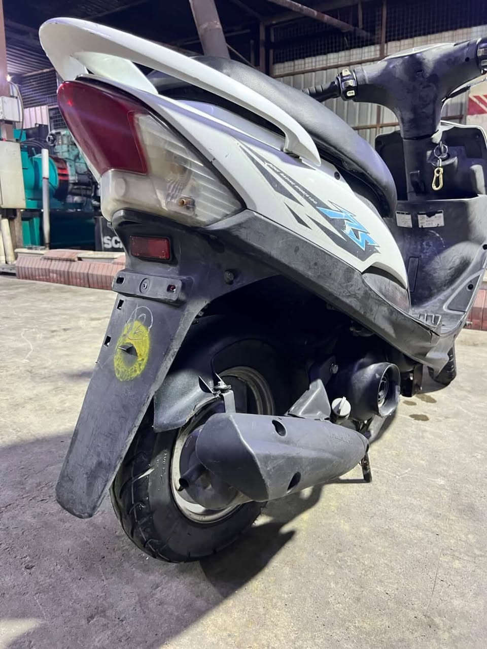 السلام عليكم دراجه للبيع  ماكس الدراجه وكاله بمعنه الكلمه مكفوله من كلشي حلال اوحرام السعر 700 اوبيه مجال المكان بغداد حي اور الرقم *********** بس وتساب
