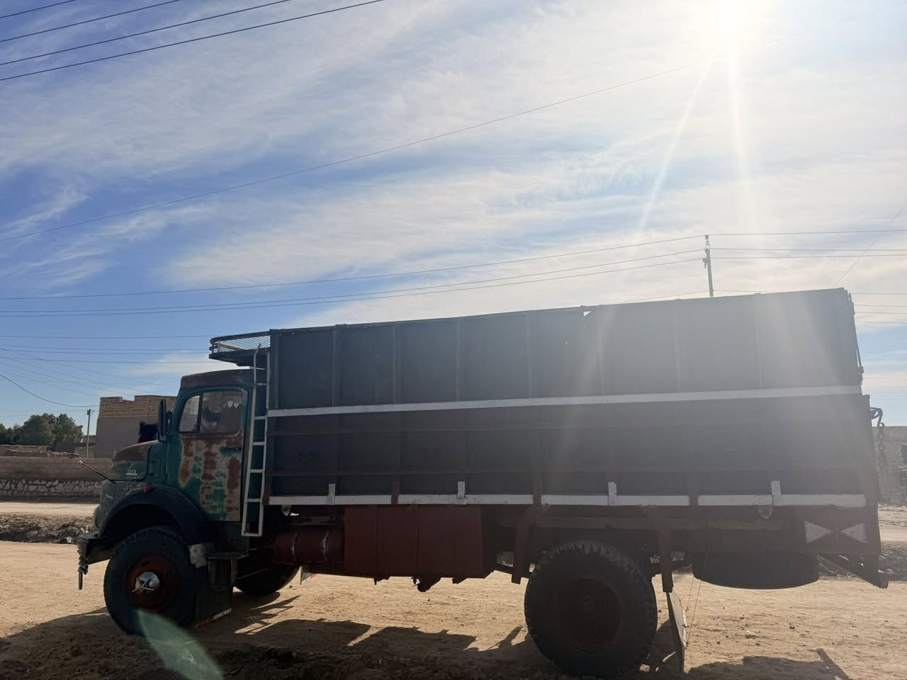 ابو ردين للبيع 6طن موديل 78 مكفوله كفاله عامه
تخم تاير جديد رقم مثنى بسمي السعر خاص ***********
***********
