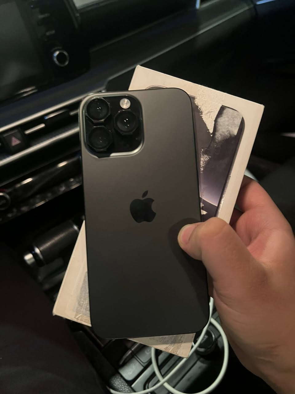 سلام عليكم 16برو ماكس شرق اوسط بطاريه ٩٧ عدد الدورات ٢٥٠ جهاز نضيف كلش نضيف البيع السعر 1200 مكاني كربلاء كامل ملحقات ***********
