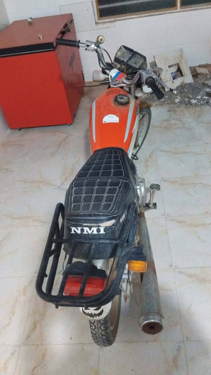 السلام عليكم ايراني الاصلي شلامجه 22 رقم مكينه ورقم شاصي مطابقات دراجه اصوليه تريد ترقم كبل ترقمه اوراقه اصليه وكامله لاكن متروكه وبيه نواقص بصيطه متروكه بلبيت الله شاهد وشوفت عينك لامغسوله ولا شي متوازي ع بيعتها كلش ***********
