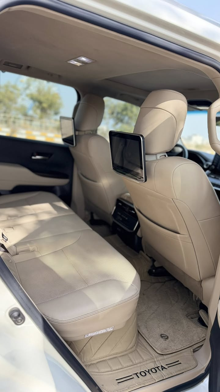 تويوتا لاندكروز 2023 بريم مكفوله  عل وضع الشركه ماشيه 37
محرك 6 تنفس طبيعي 
فول مواصفات ثلاث شاشات مكاني صلاح الدين الدجيل السياره رقم شمالي تحويل مباشر
رقم الهاتف ***********
السعر62الف
