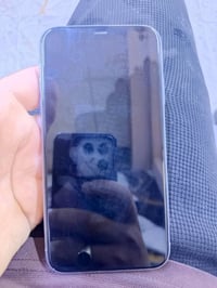 ايفون 11 • ايفون 11 عادي • دبل سيم • ذاكرة 256 جيجا • بطارية 73% • ظهر...
