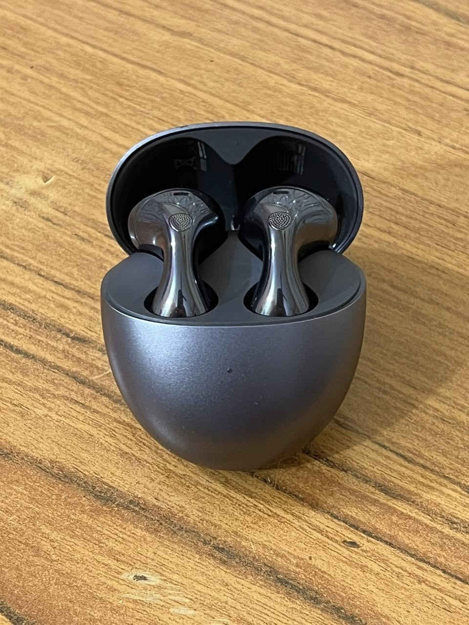 سماعة هواوي ‏freebuds 6 
1- الصوت ومكالمات 100/100
2- النضافة 100/100 قبل رمضان بيوم اشتريتها 
3- فئة السماعة فئة راقية يعني راسها برأس ابل وتتفوق عليها بأكثر من نقطة ابحث عليها وشوف مواصفاتها 
4- السعر 100 الف  علماً سعرها بالسوك 150 الف
5- جميع ملحقاتها كاملة
مكاني مدينة الصدر الاورفلي 
اليريدها ايراسلني او تعلق


**إذا كنت صاحب هذا الإعلان وتريد حذفه لأي سبب، رجاءا أرسل رسالة إلى الدعم الفني**