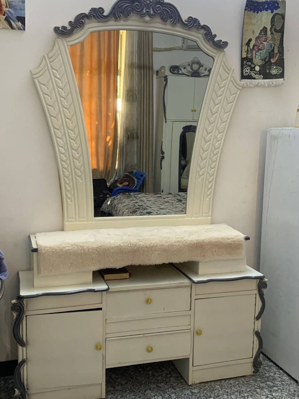 غرفة نوم خشب عراقي بتصميم تركي 7 قطع
سعر مليون و 125 بيها مجال بسيط مكاني بغداد ويوجد توصيل
للاستفسار واتساب

 ***********
