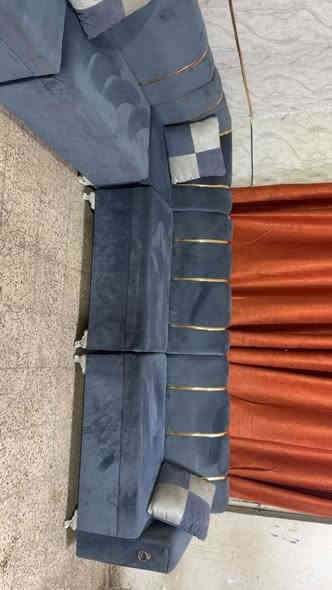 ديوان تزكام ١٠ مقاعد نضافه فول كل ضرار ما بي قماش موج سعر ٢٤٠ وبي مجال مكاني بياع يوجد توصيل بكروه *********** وتساب
