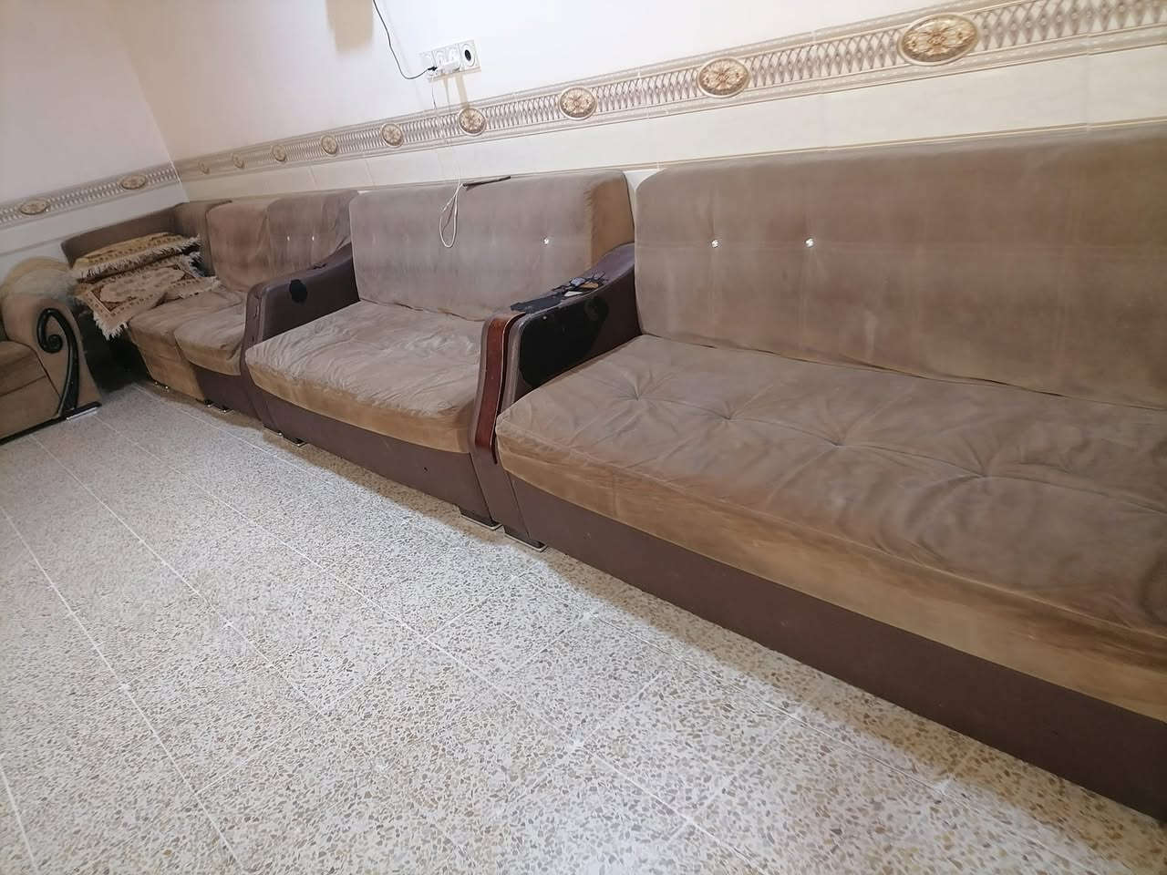 السلام عليكم ورحمة
يوجد دوان للبيع مكان مفرق حويجه الحصان
اتصال ع هذا رقمي
***********
سعر مناسب
