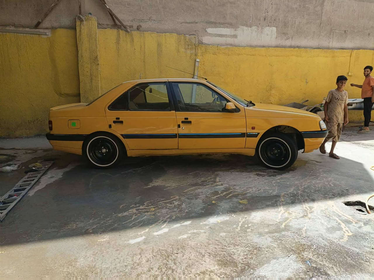 السلام عليكم بيجو لميس البيع السياره حلوه وجاهزه مكينه بيهه تنقيص حدادي جديده كير جديد تخم تاير البدي كفاله عامه الاستفساراتصل***********
