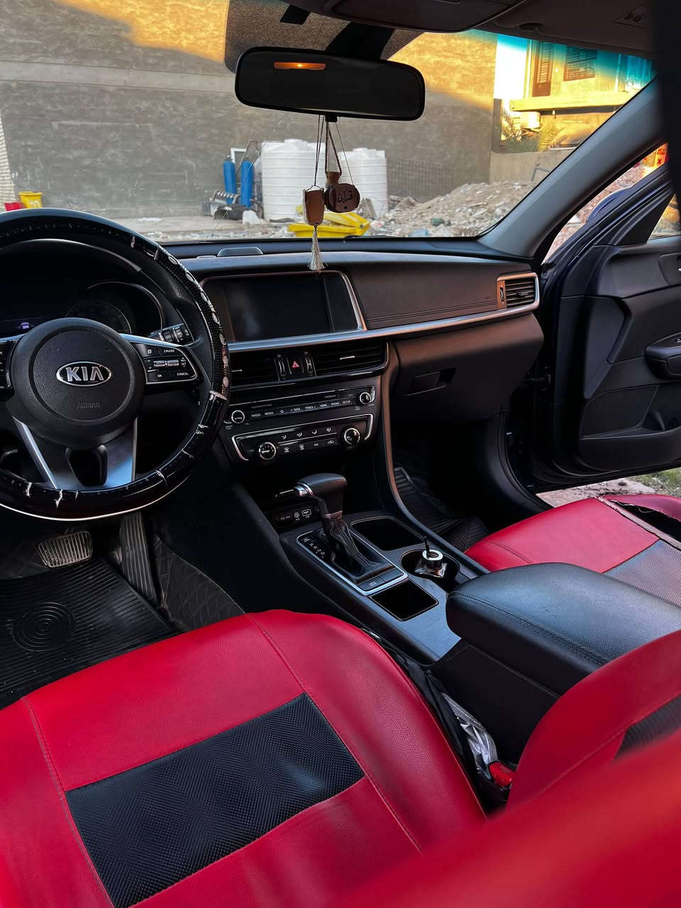 السلام عليكم
كيا اوبتما موديل ١٩ وارد أمريكي ماشيه ٩٥ الف ميل حادثها جنطه مثل مامبين بالصور وبيها جاملغ يمنه صبع وشويه بارد  جاملغ يسره  مواصفات fe معروفة 
سياره خير من الله كير ومحرك مكفولات رقم اربيل شرط تحويل 
السعر ١٤٥٠٠ وبيها مجال العنوان بغداد الدوره للاستفسار الاتصال على الهاتف 
***********
