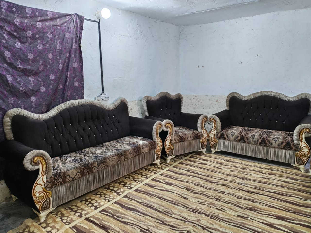 تخم ملكي تسكام 10 مقاعد حيل نضيف مابي اي ضرر السعر 290 العنوان الكاضميه يوجد توصيل بكروه ***********
