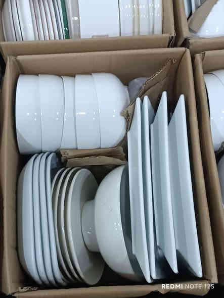 سياحي ابيض ساده 
كارتون طابقين خشن وناعم 
اعداد وسيتات كارتون الثقيل 
سعر الكارتون 23 وتوصيل مجاني 
للحجز مراسله الخاص او واتساب *********** 
عنوان صلاح الدين قضاء الدور 
متوفر توصيل لكل المحافظات
