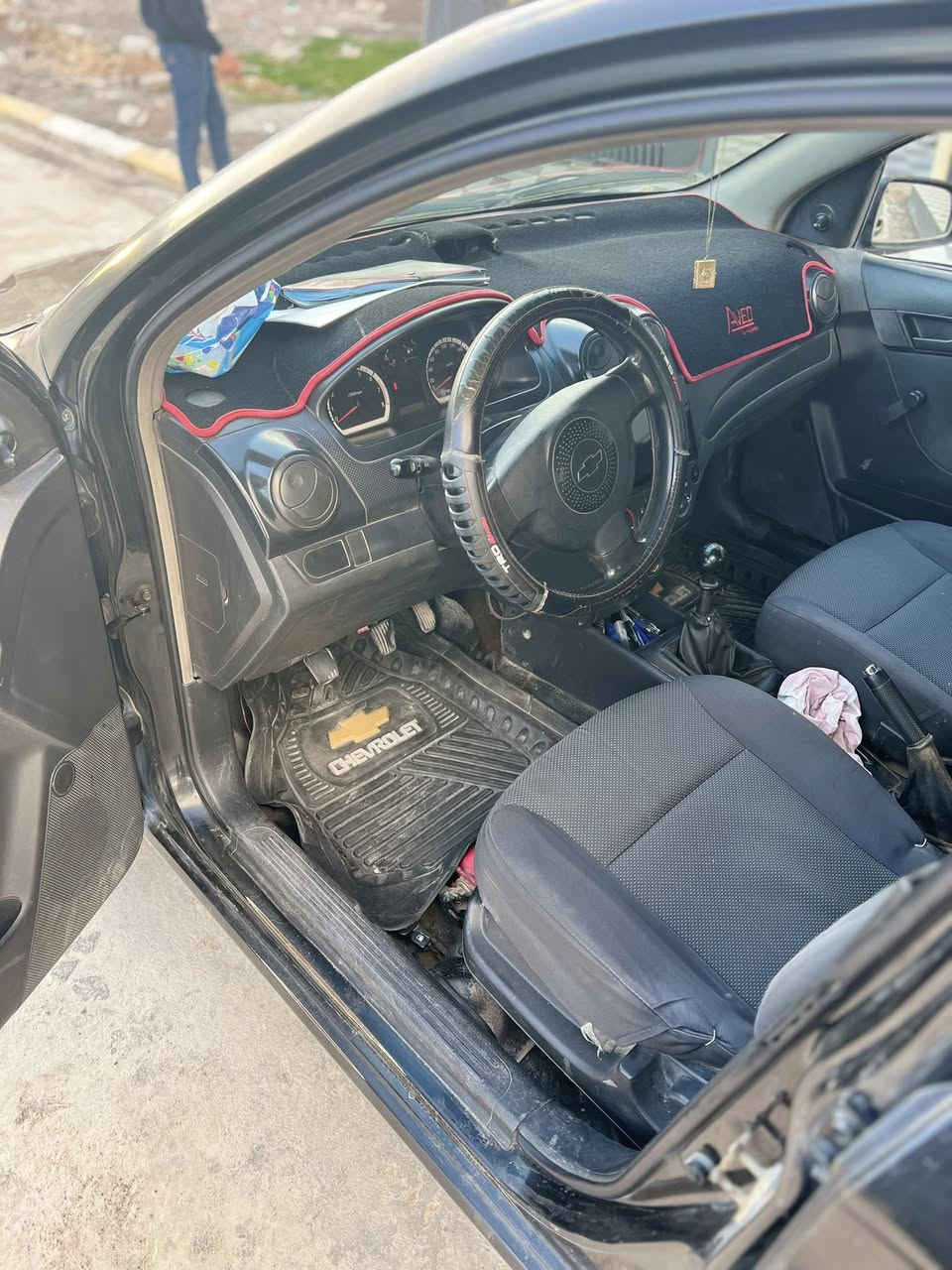 أفيو 2007 الضرر صبغ احزام كير والمحرك خير من الله تدفئه وتبريد شغال السياره باسمي وشرط التحويل والسعر مناسب للاتصال ***********
