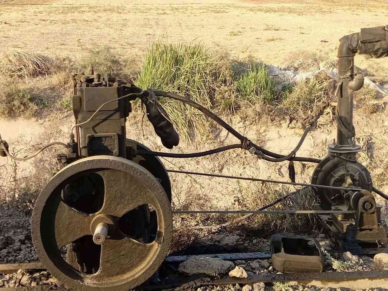 مكينة الستر البيع تصال عل رقم ***********
