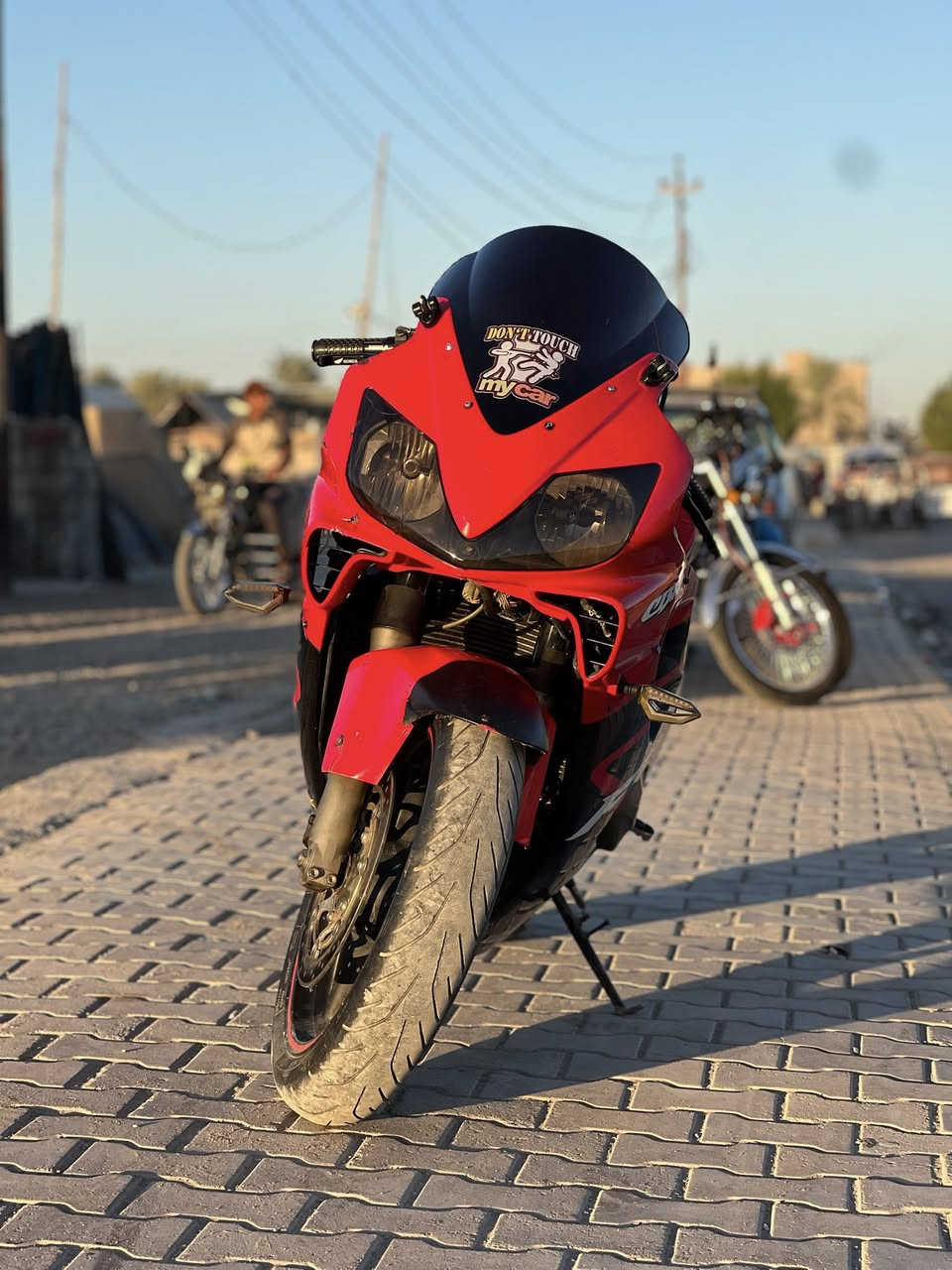 سلام عليكم بطح افوراي محرك 600 للبيع دراجه  بس كفرتها تعبنات شويه مبيها كل نقص شرط  شلعه ومعدل شك الكاع اوراق كامله تبديل دهن كله موتل مي رديتر احمر زيتي فلتر جديد دراجه كامله اوراق موجوده مكاني ديالى دلي عباس سعرها 23 وبيها مجال ول مو شراي لينطي سعر بكيفه دراجه نضيفه وحلوه ومتواجد عل فيس او هاذ رقمي ***********
