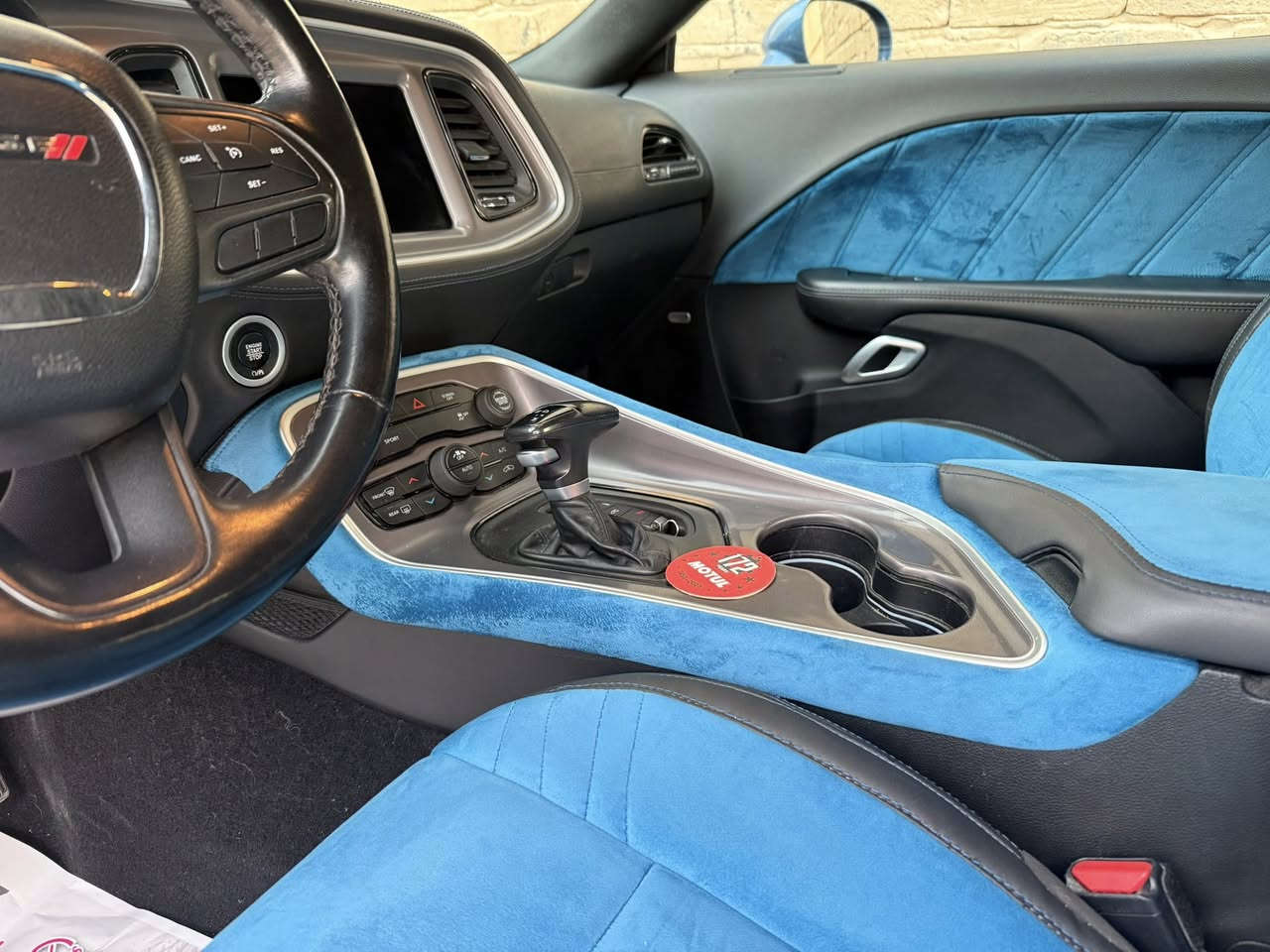 تشالنجر 2022
رقم سليمانية وكالة وتحويل
السياره صافية ونظيفة حيل
شاشة كبيرة 
كار بلي 
كشن السائق كهرباي 
تدفئة كشنات
تدفئة ستيرن
غرفة كنتار شغل درجة اولى 
ايرباك دركة ودشبول راجع سستم
حادثها حلو  ربع البنيد مصبوغ والجاملغ مبدل
السيارة حلوه وبالعافية ع ياخذها 
سعرها 198 وبيها مجال 
مكان السيارة نجف 
***********
